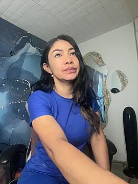luzcastillo07 online show from May 2026 02:17:01 AM