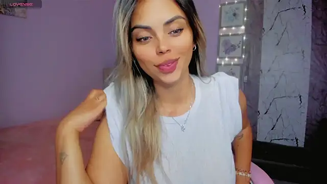 Snapshot of Gabby_prieto chatting on June 2026 04:13:01 AM Gabby prieto online show from June 2026 04:13:01 AM