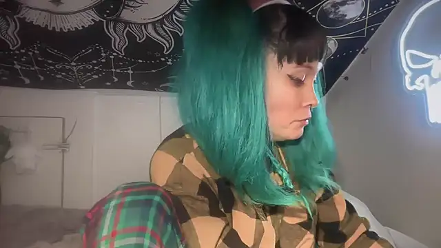 Snapshot of FRRANNKIE chatting on February 2025 07:54:02 AM FRRANNKIE online show from February 2025 07:54:02 AM