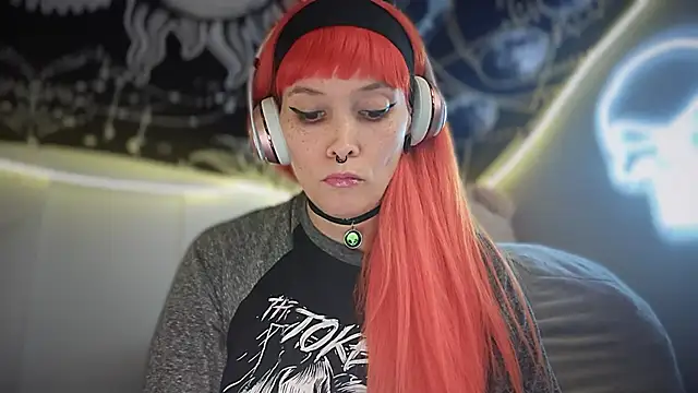 Snapshot of FRRANNKIE chatting on September 2025 04:13:02 AM FRRANNKIE online show from September 2025 04:13:02 AM