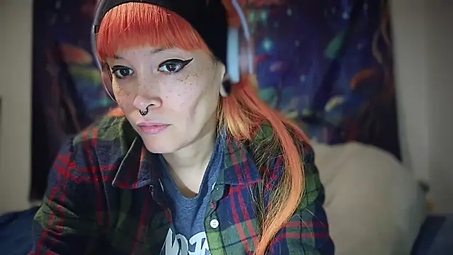 Snapshot of FRRANNKIE chatting on November 2025 10:31:02 PM FRRANNKIE online show from November 2025 10:31:02 PM