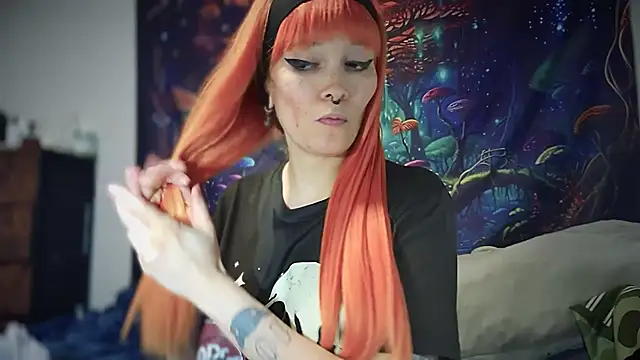 Snapshot of FRRANNKIE chatting on November 2025 01:49:01 AM FRRANNKIE online show from November 2025 01:49:01 AM