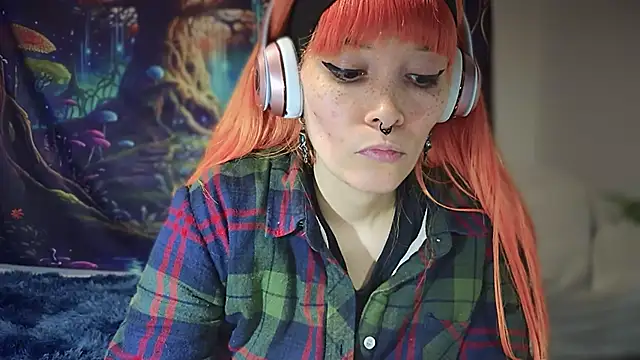 Snapshot of FRRANNKIE chatting on November 2025 01:16:02 AM FRRANNKIE online show from November 2025 01:16:02 AM