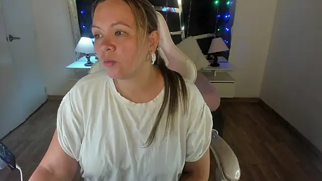 victoria rosse520 online show from February 2025 08:30:02 PM