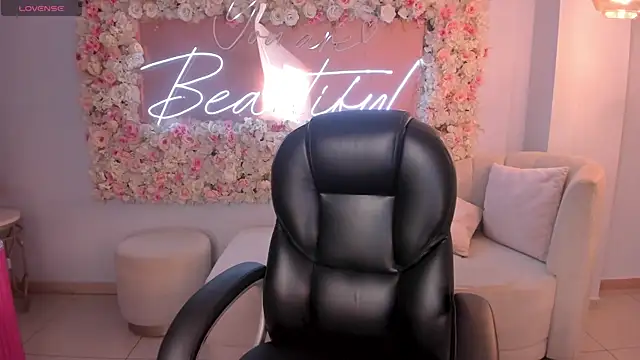 MileyCruz  online show from April 2026 07:25:01 PM