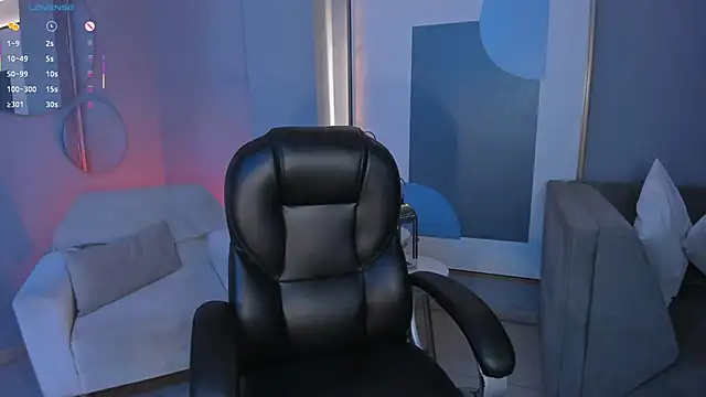 DannaCruz online show from November 2025 05:07:01 PM