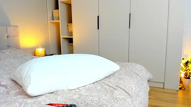 Snapshot of june_desire chatting on February 2025 05:01:01 PM june desire online show from February 2025 05:01:01 PM