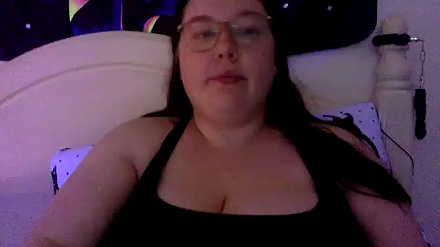 Snapshot of Sexycurvyemilyy chatting on September 2025 10:21:02 PM Sexycurvyemilyy online show from September 2025 10:21:02 PM