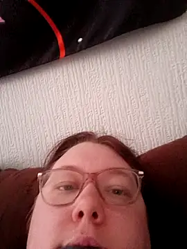 Sexycurvyemilyy online show from February 2026 03:42:01 PM