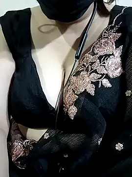 Snapshot of Sexybomb33 chatting on December 2024 09:34:02 PM Sexybomb33 online show from December 2024 09:34:02 PM