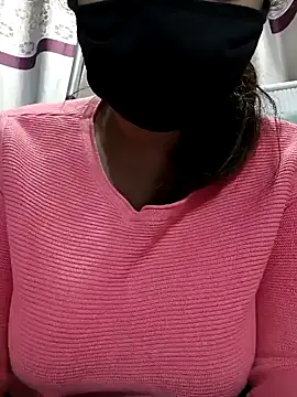 Snapshot of Sexybomb33 chatting on December 2024 12:06:01 PM Sexybomb33 online show from December 2024 12:06:01 PM