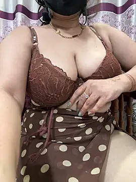 Sexybomb33 online show from November 2025 09:15:01 PM