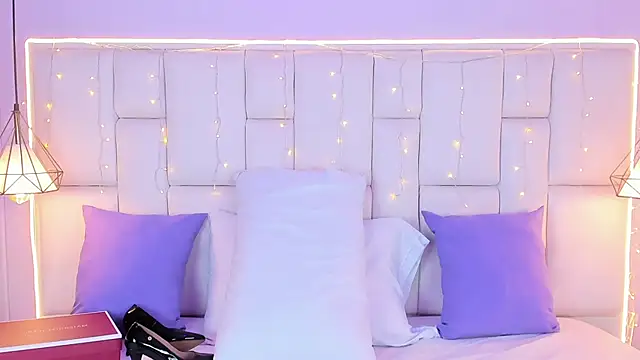 SarahSophia  online show from September 2025 11:32:02 AM