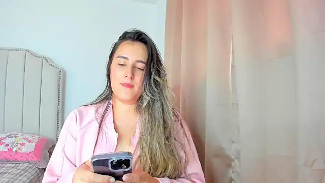 Hanna86 online show from November 2025 07:02:01 PM