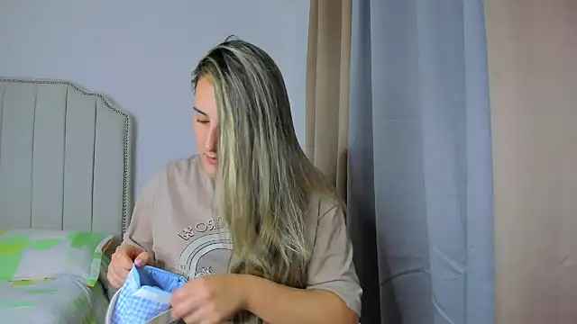 Hanna86 online show from April 2026 09:01:02 PM