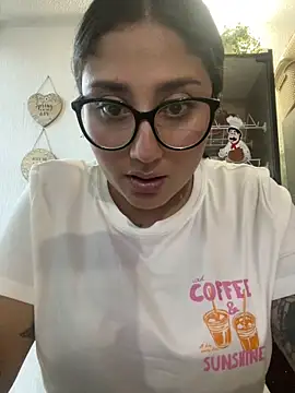 Snapshot of croftsmila chatting on June 2026 10:45:02 PM croftsmila online show from June 2026 10:45:02 PM