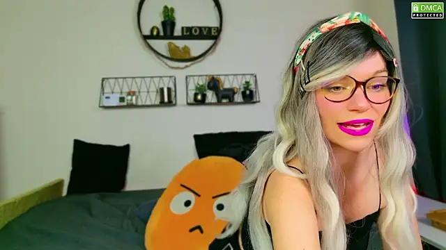 Kittychatte online show from December 2024 08:22:01 PM