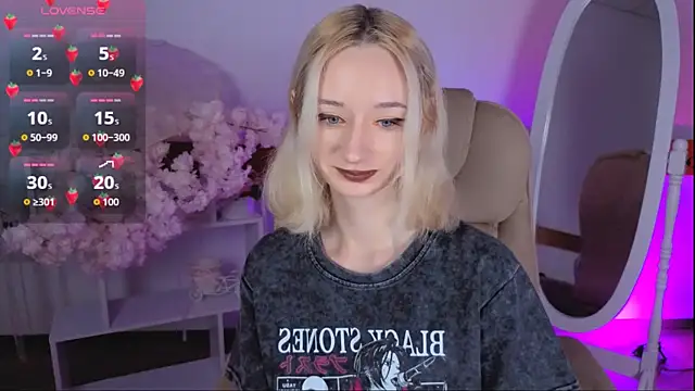 Katia Kim online show from November 2025 06:45:01 AM