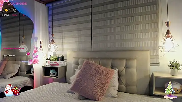 cristal  hot 1 online show from November 2025 04:56:01 AM