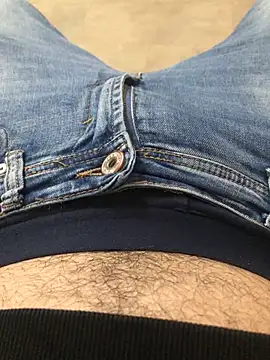 MoochedTape online show from December 2024 03:58:01 PM