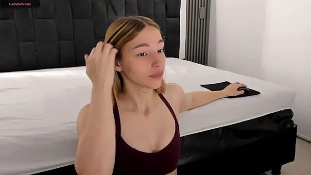 Snapshot of WhiteSun_01 chatting on November 2025 12:22:02 PM WhiteSun 01 online show from November 2025 12:22:02 PM