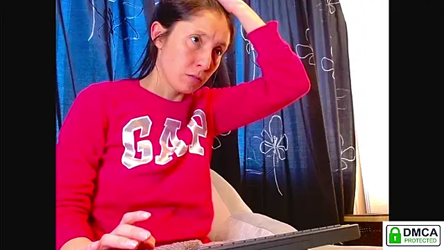 Snapshot of Sophi_Cute chatting on February 2026 02:46:02 PM Sophi Cute online show from February 2026 02:46:02 PM