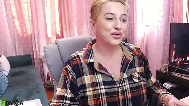 Snapshot of CarrieLoveX chatting on January 2025 12:48:01 PM CarrieLoveX online show from January 2025 12:48:01 PM