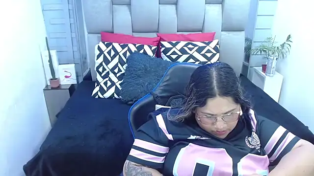 evelin zaens online show from March 2026 08:26:33 AM