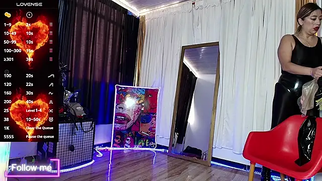 LatexDevil Blondie online show from February 2025 03:25:02 PM