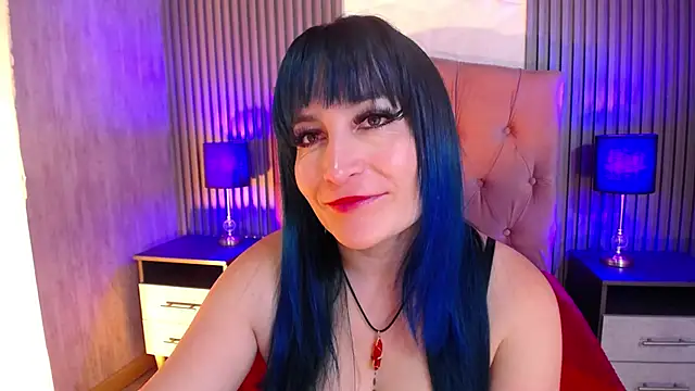 alicia moom online show from December 2025 10:37:01 PM