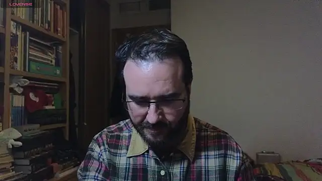Snapshot of curiosillo83 chatting on January 2025 07:32:01 PM curiosillo83 online show from January 2025 07:32:01 PM