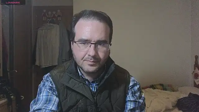 Snapshot of curiosillo83 chatting on February 2025 03:57:02 PM curiosillo83 online show from February 2025 03:57:02 PM