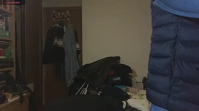 Snapshot of curiosillo83 chatting on February 2025 12:49:02 AM curiosillo83 online show from February 2025 12:49:02 AM