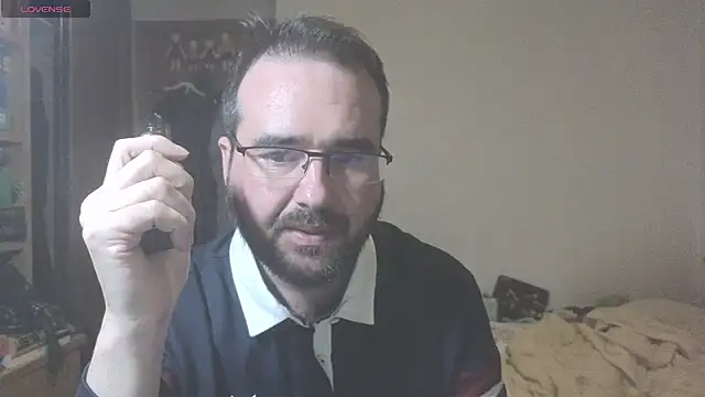 Snapshot of curiosillo83 chatting on February 2025 02:59:02 PM curiosillo83 online show from February 2025 02:59:02 PM