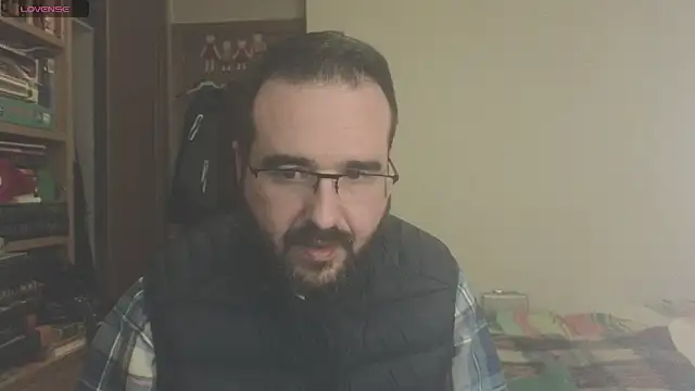 Snapshot of curiosillo83 chatting on March 2025 03:31:01 PM curiosillo83 online show from March 2025 03:31:01 PM