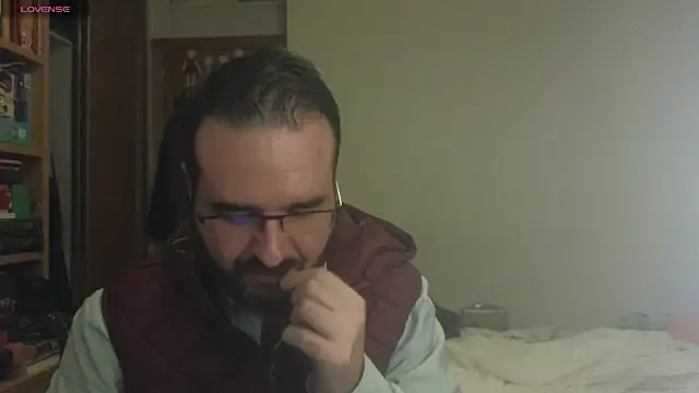 Snapshot of curiosillo83 chatting on March 2025 12:21:01 AM curiosillo83 online show from March 2025 12:21:01 AM