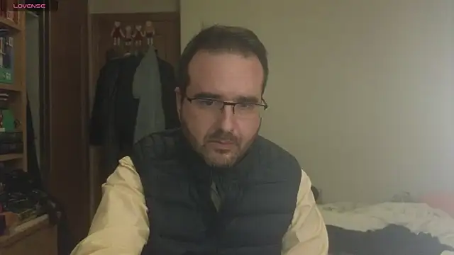 Snapshot of curiosillo83 chatting on March 2025 03:35:01 PM curiosillo83 online show from March 2025 03:35:01 PM