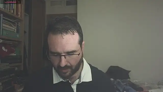 Snapshot of curiosillo83 chatting on March 2025 05:45:02 PM curiosillo83 online show from March 2025 05:45:02 PM