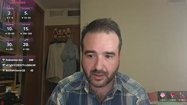 Snapshot of curiosillo83 chatting on October 2025 08:32:02 PM curiosillo83 online show from October 2025 08:32:02 PM