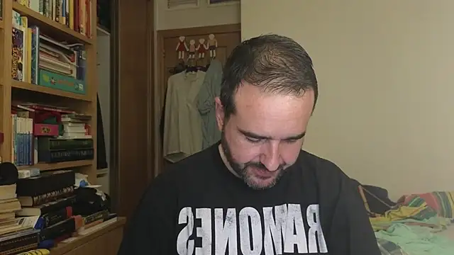 curiosillo83 online show from October 2025 03:01:01 PM