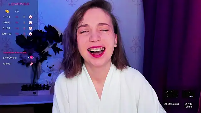 KindHazelHere  online show from February 2026 09:33:02 PM