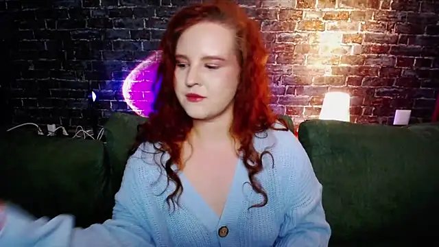 FlowerOfFreedom  online show from December 2025 02:35:01 PM