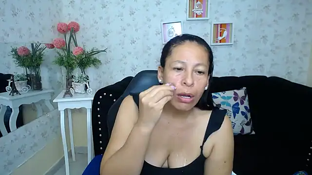 mature martina online show from February 2025 05:50:02 AM