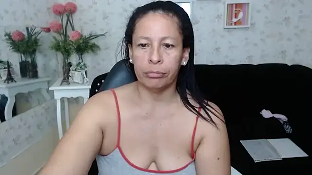 mature martina online show from February 2025 08:44:01 AM