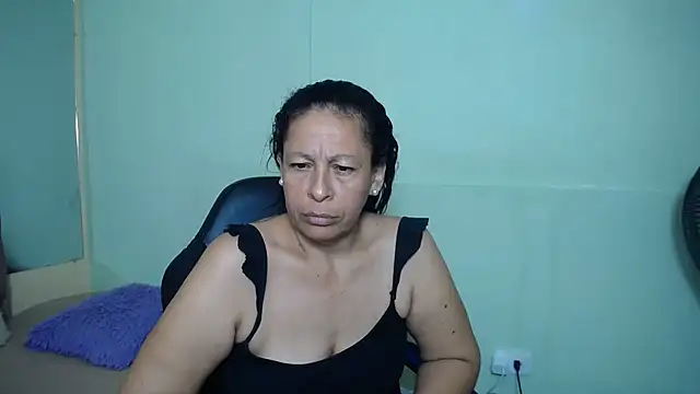 mature martina online show from February 2025 10:04:01 AM