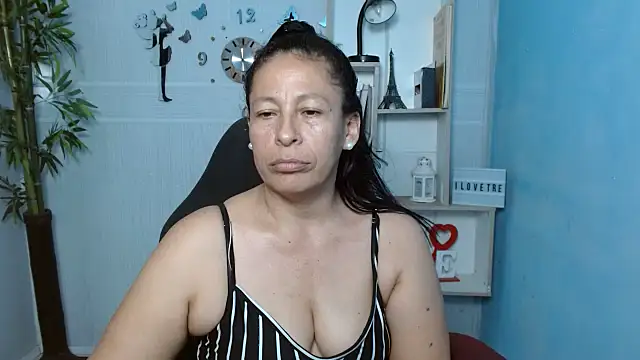 mature martina online show from March 2025 11:11:01 PM