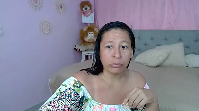 mature martina online show from October 2025 09:38:01 PM