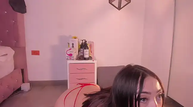 Snapshot of isa_red_hair chatting on January 2025 11:38:01 PM isa red hair online show from January 2025 11:38:01 PM