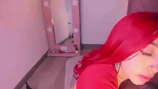 Snapshot of isa_red_hair chatting on March 2025 06:40:01 AM isa red hair online show from March 2025 06:40:01 AM