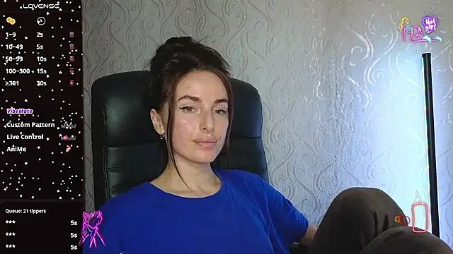 Snapshot of xx_adrihanna_xx chatting on June 2026 06:57:01 PM xx adrihanna xx online show from June 2026 06:57:01 PM